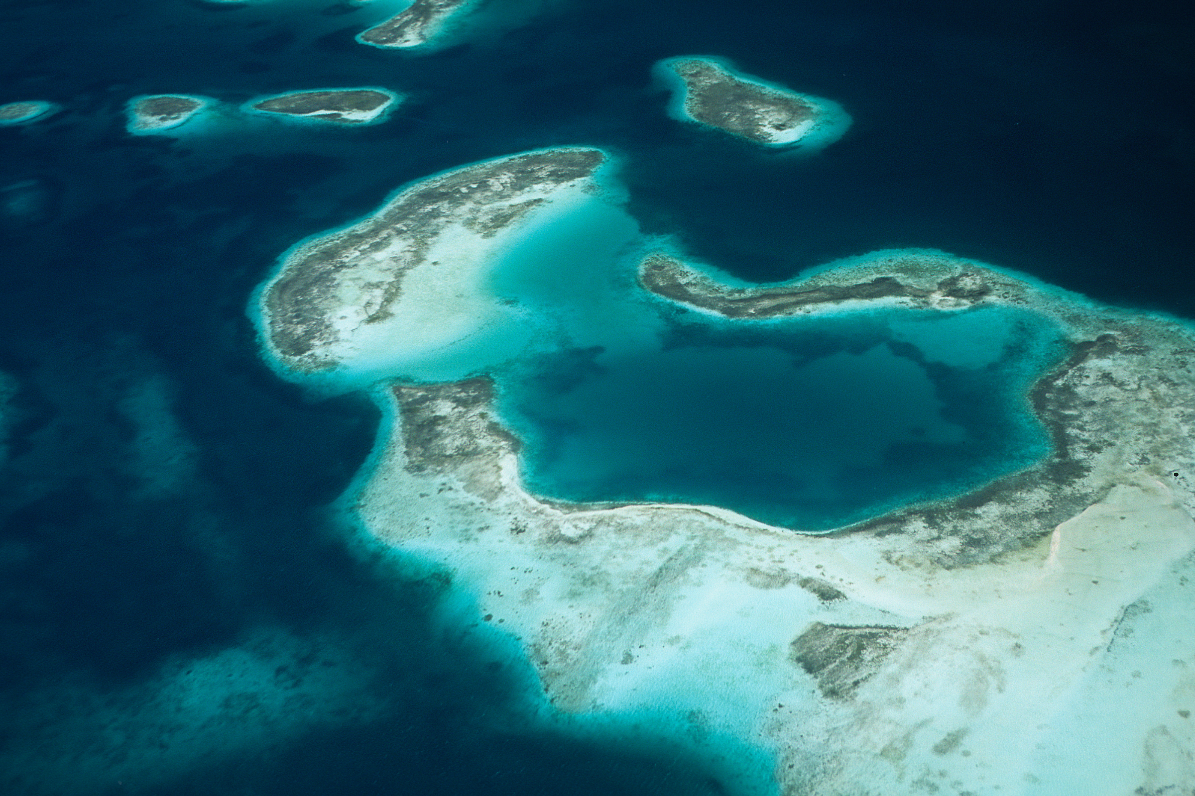 lamotrek atoll.webp